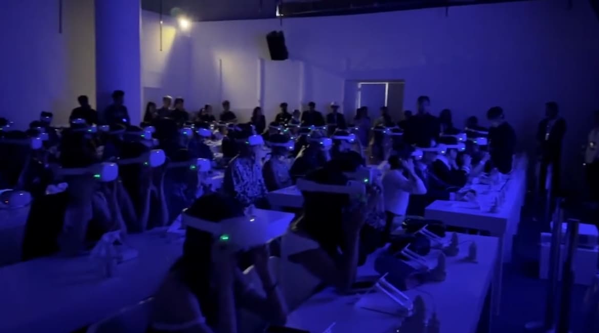 Virtual Reality Gallery 2